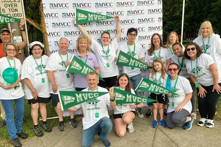 MVCC employees cheering on Boilermaker runners