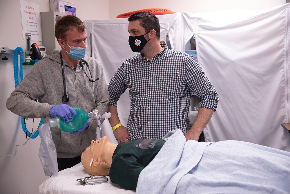 Image of respiratory care student and instructor